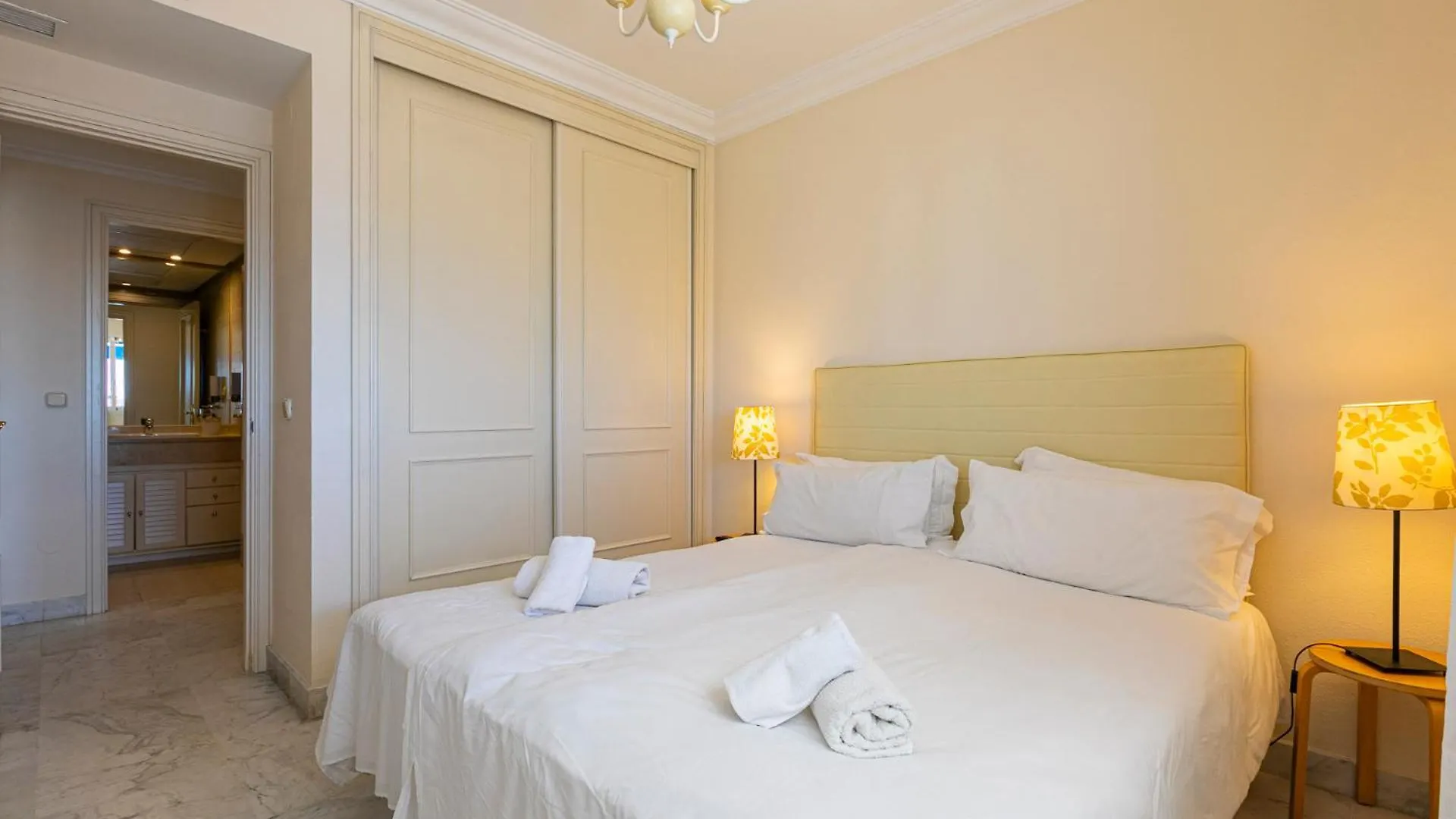 Puerto Banus, Marina Banus, 2Br, 2Bth, Seaviews And Parking Lägenhet Marbella Spanien
